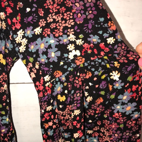 ☀️ 3 / $15 Sale ☀️ Mossimo flow top - Picture 8 of 8